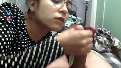 Handgemaach mat Ofschloss an der Hand - vill Mëllech